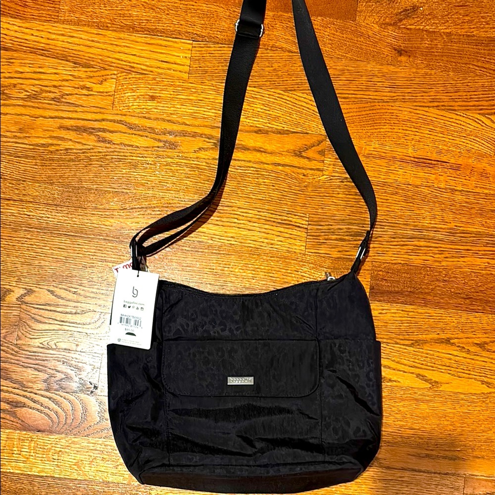 NWT Black Travel Crossbody Bag by Baggallini